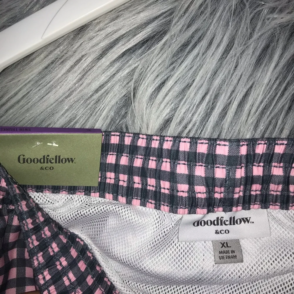 NWT Good Fellow & Co. Men’s Size XL Gingham Mesh Swim Shorts Trunks Gray Pink